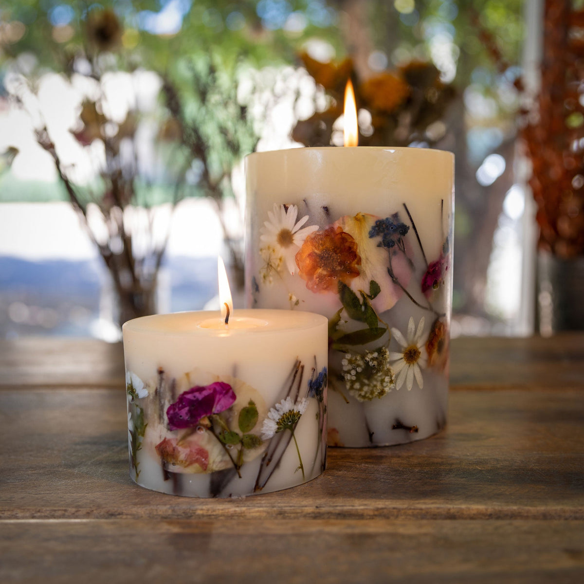 Petite Botanical Candle by Rosy Rings in Apricot Rose with floral design, showcasing a delicate botanical-inspired candle.