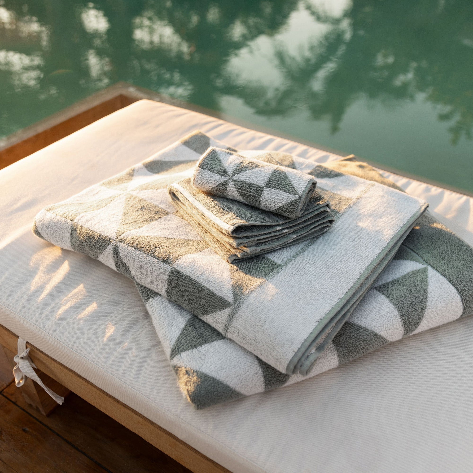 Soft sage-colored Australian cotton bath towel from Italic, showcasing plush, absorbent fabric ideal for luxurious home use.