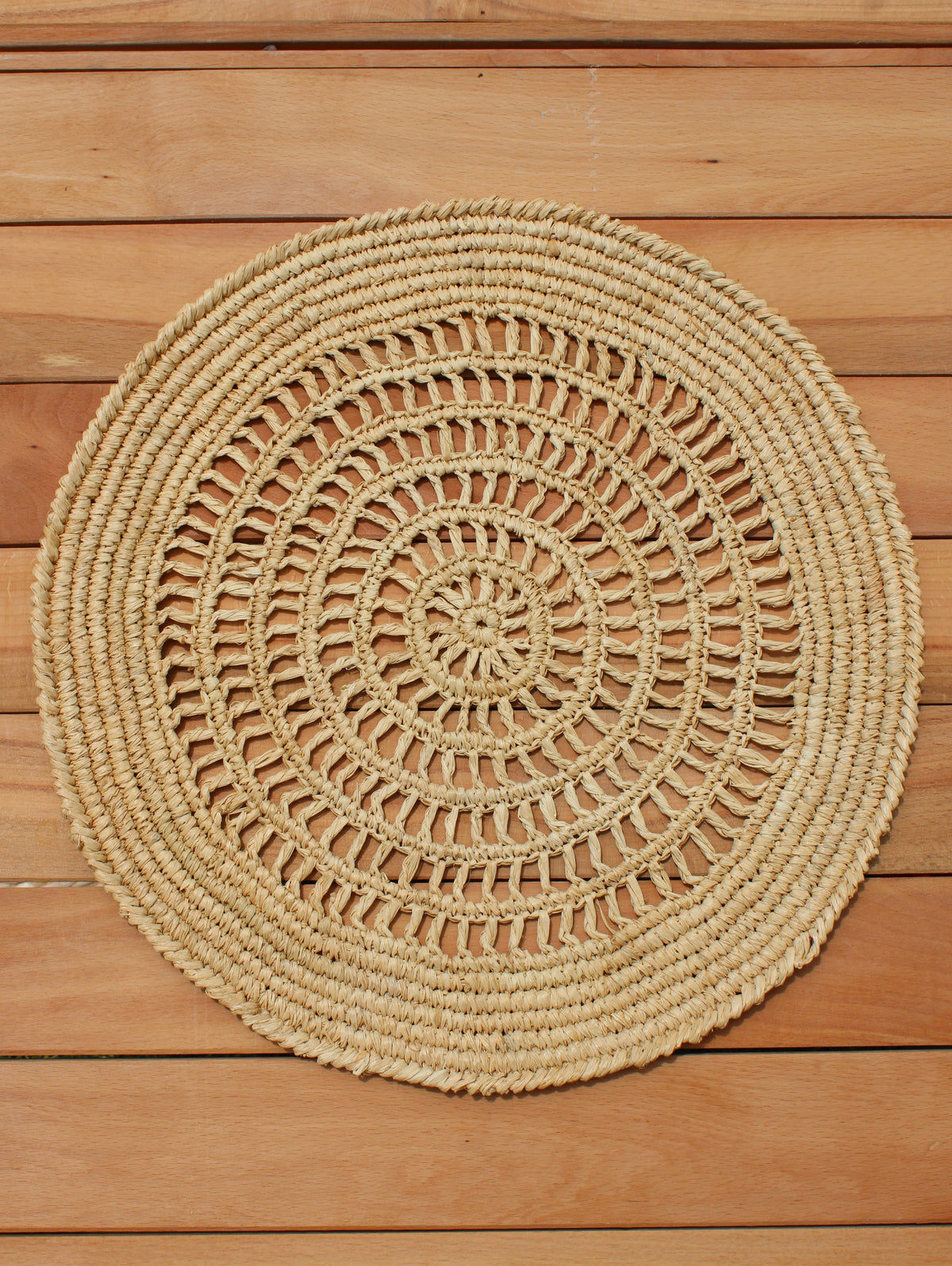 Woven crochet raffia placemat for tables, Payton James Tous Les Jours Raffia collection, natural textured tabletop accessory