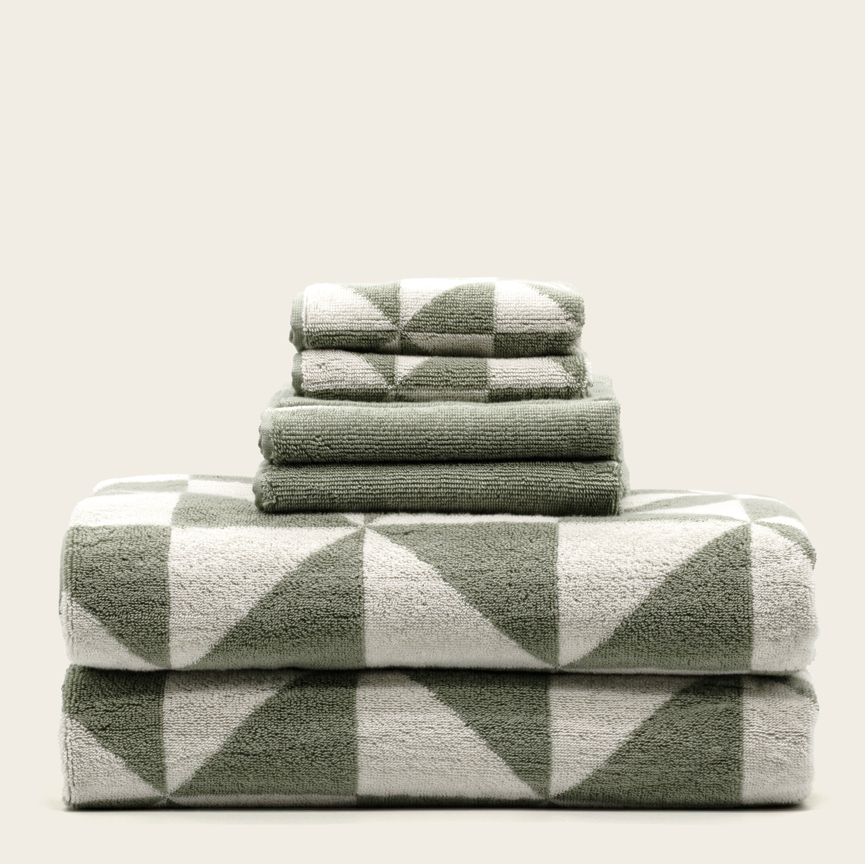 Italic Australian cotton bath towels from the Umbra Luxe set, plush and soft, perfect for home bathroom use.